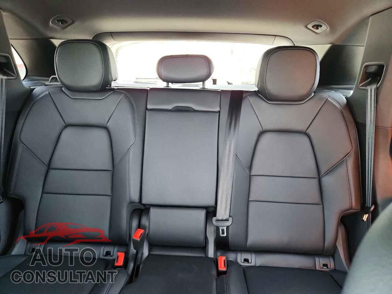 PORSCHE CAYENNE 2024 - WP1AA2AY7RDA09655