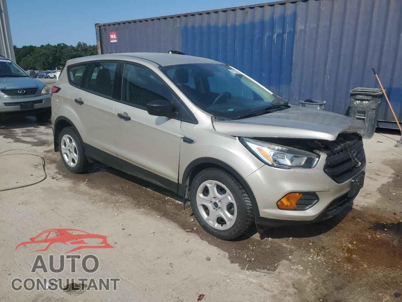 FORD ESCAPE 2017 - 1FMCU0F70HUC45287