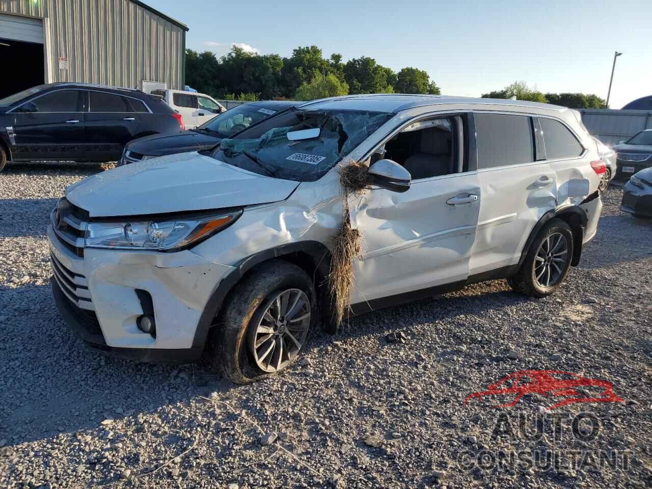 TOYOTA HIGHLANDER 2019 - 5TDJZRFH4KS735222