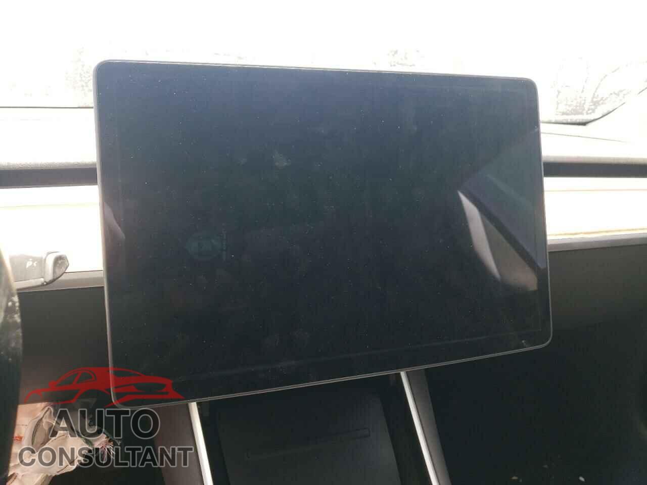 TESLA MODEL 3 2018 - 5YJ3E1EA3JF042932