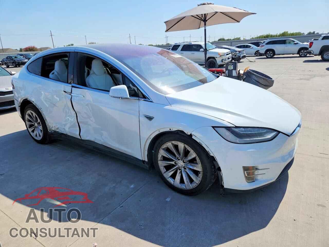 TESLA MODEL X 2016 - 5YJXCAE22GF017044