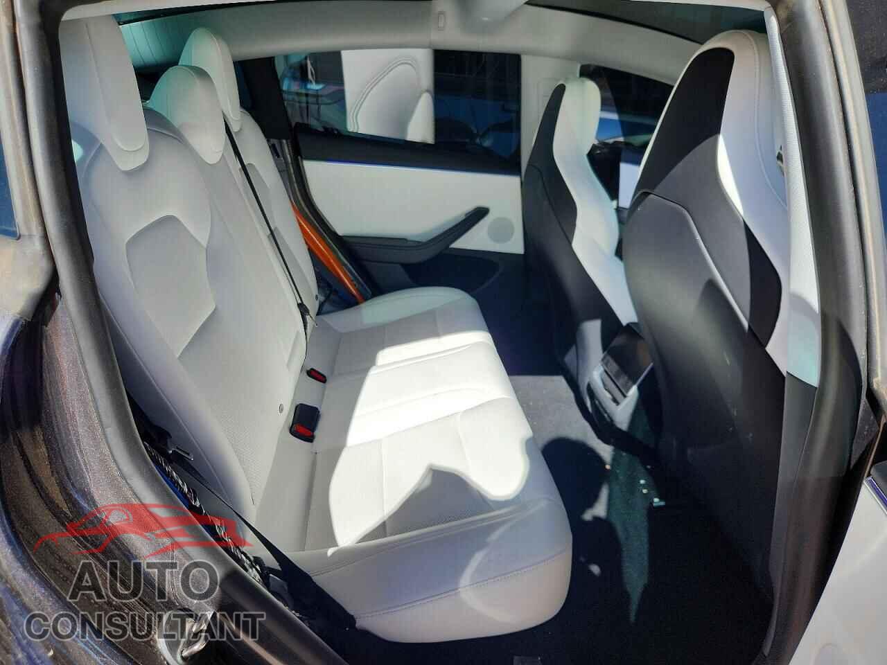 TESLA MODEL 3 2024 - 5YJ3E1ET3RF831739