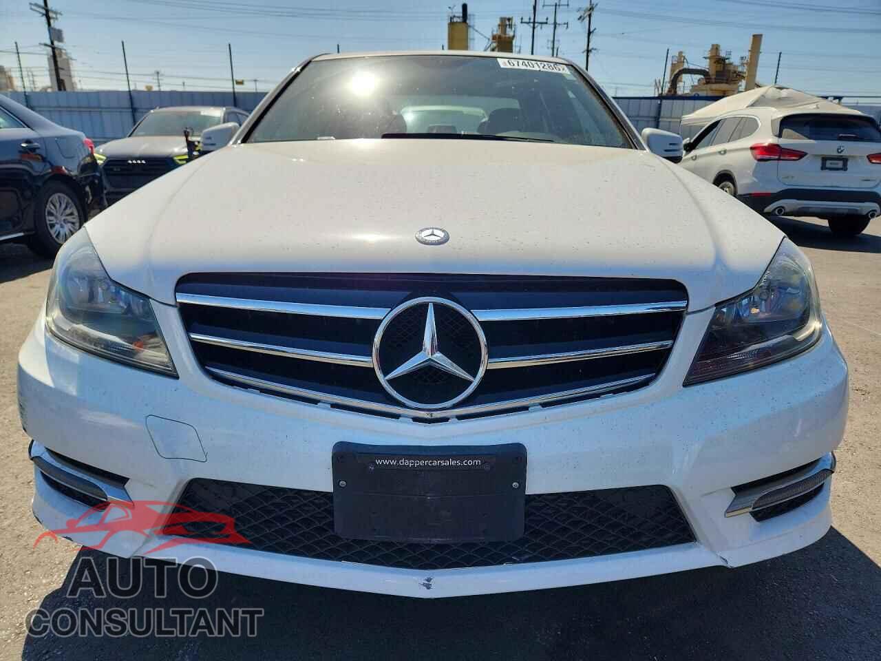 MERCEDES-BENZ C-CLASS 2014 - WDDGF4HB0EG242799