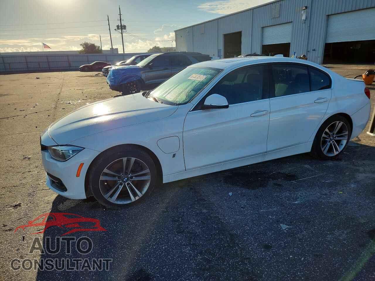 BMW 3 SERIES 2018 - WBA8E1C53JA177927