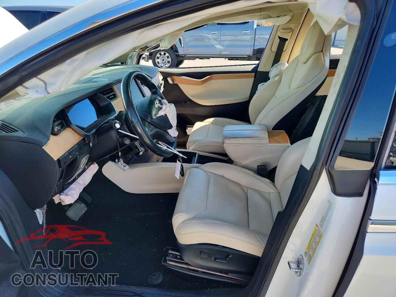 TESLA MODEL X 2018 - 5YJXCBE23JF121863