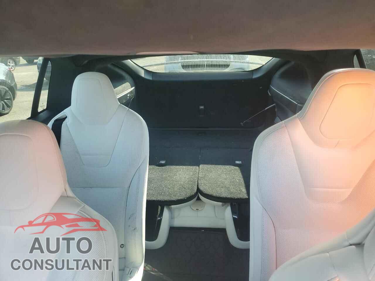 TESLA MODEL X 2016 - 5YJXCBE22GF008219