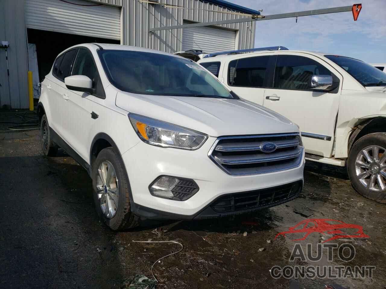 FORD ESCAPE 2017 - 1FMCU0GD1HUE64859