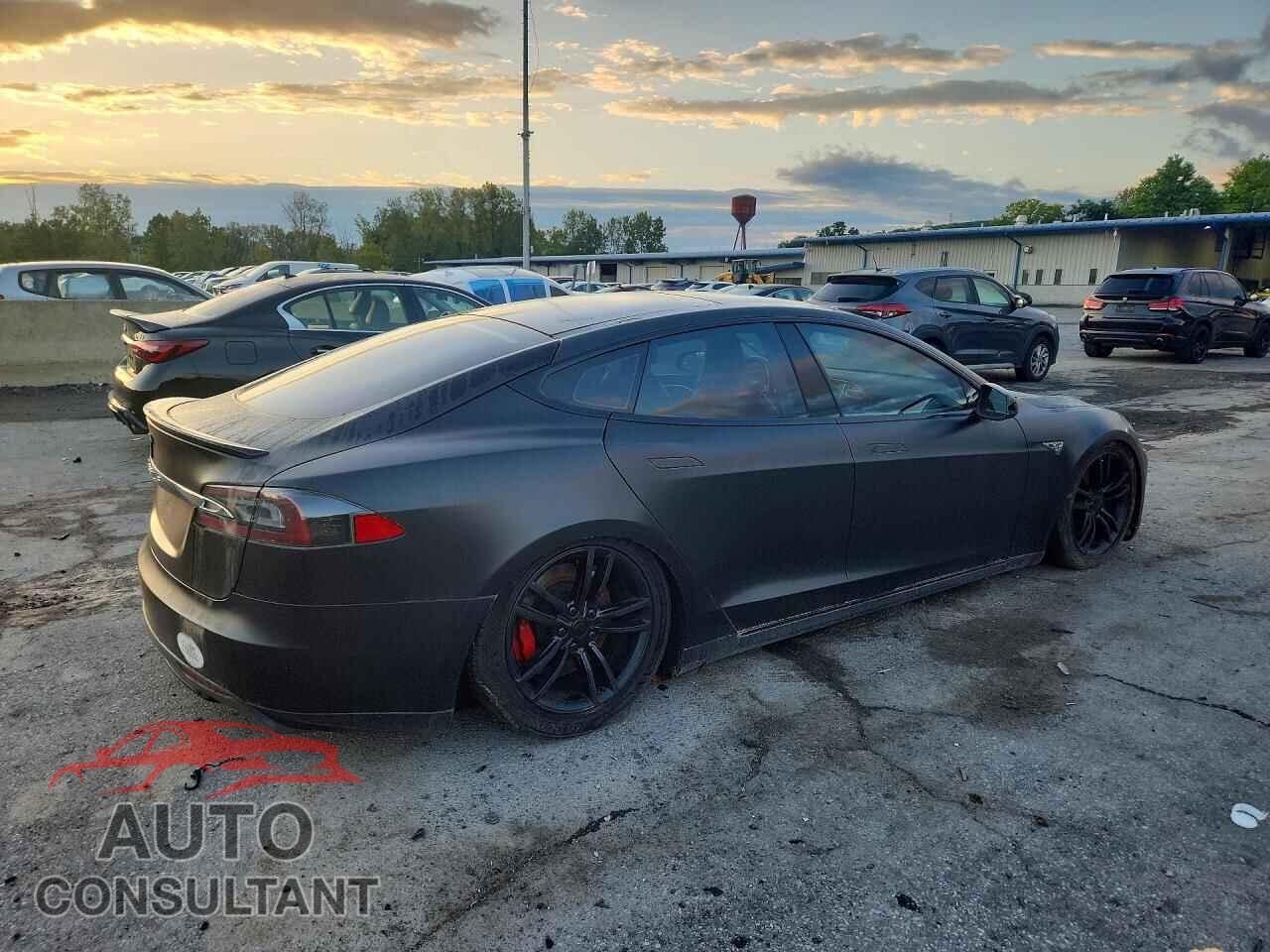 TESLA MODEL S 2013 - 5YJSA1CP3DFP06052