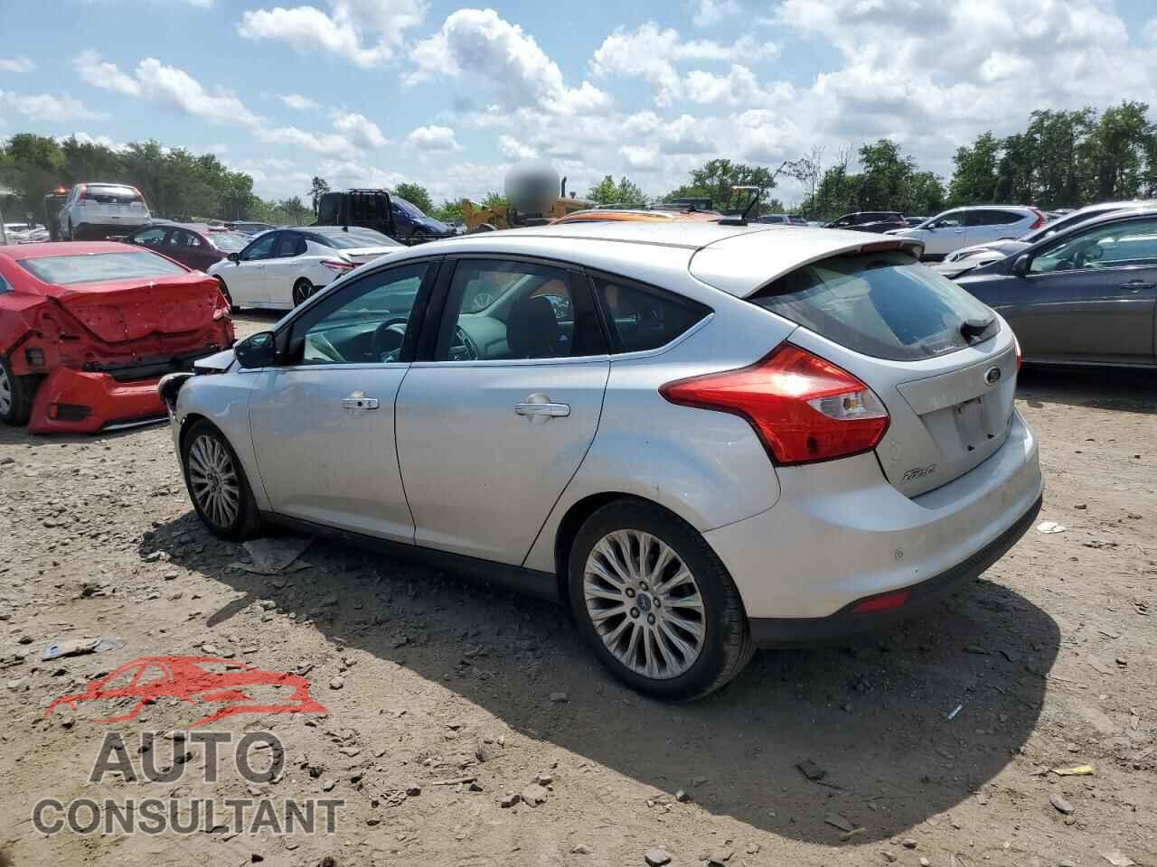 FORD FOCUS 2012 - 1FAHP3N20CL335861