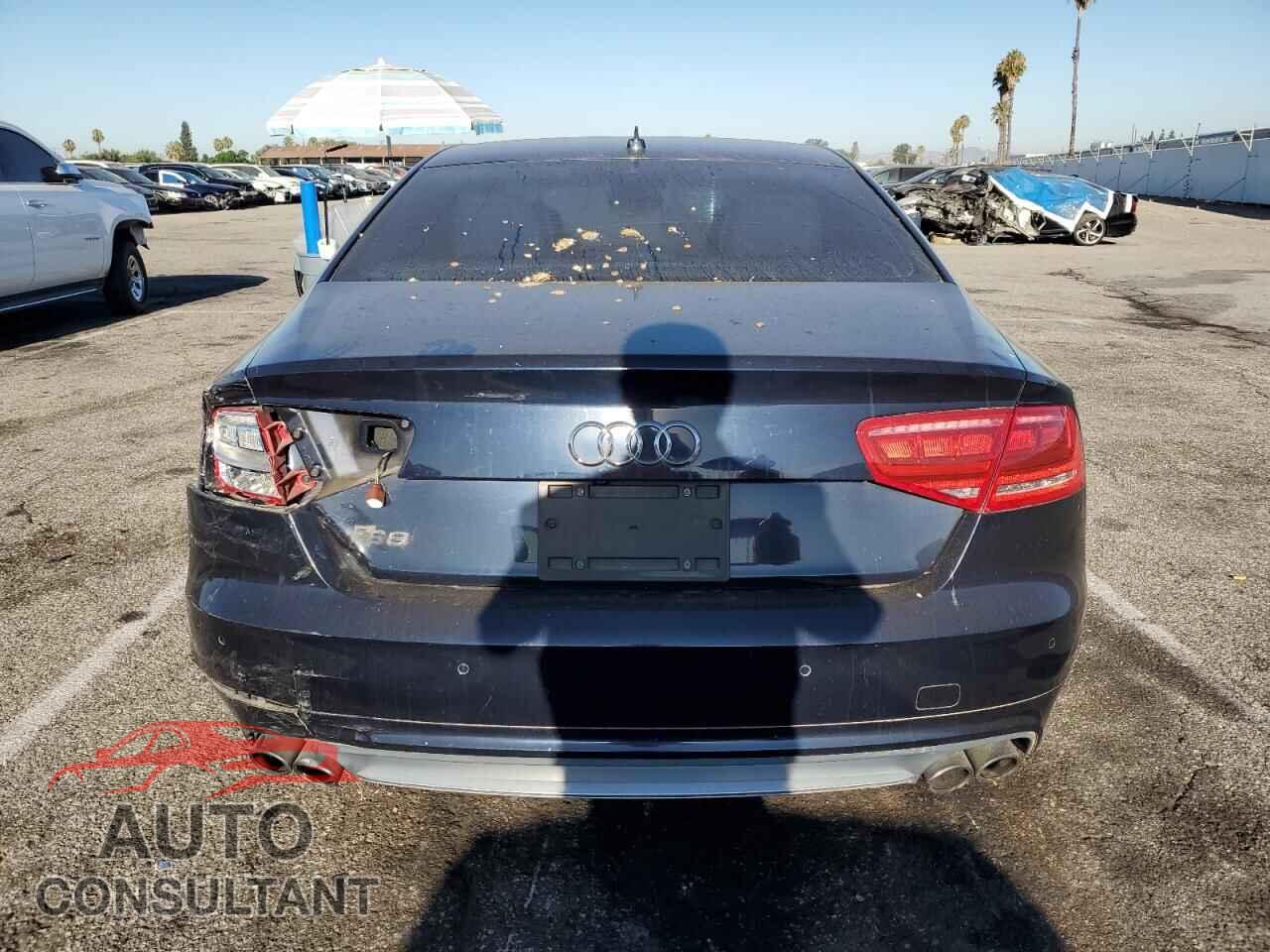AUDI S8 2013 - WAUD2AFD0DN015678