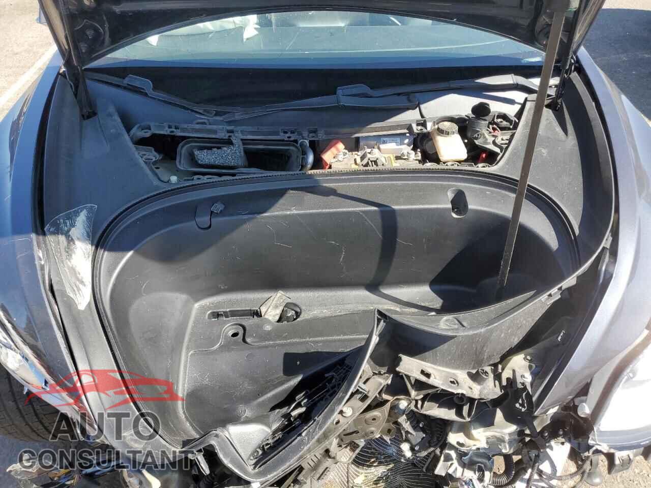 TESLA MODEL 3 2019 - 5YJ3E1EA5KF425417