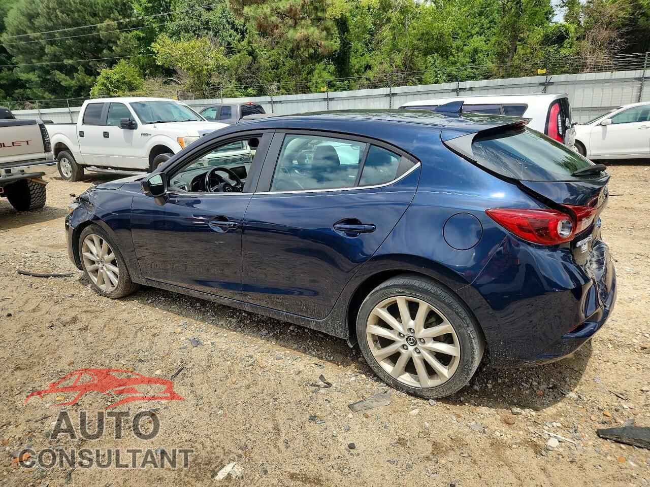 MAZDA 3 2017 - 3MZBN1M38HM136662