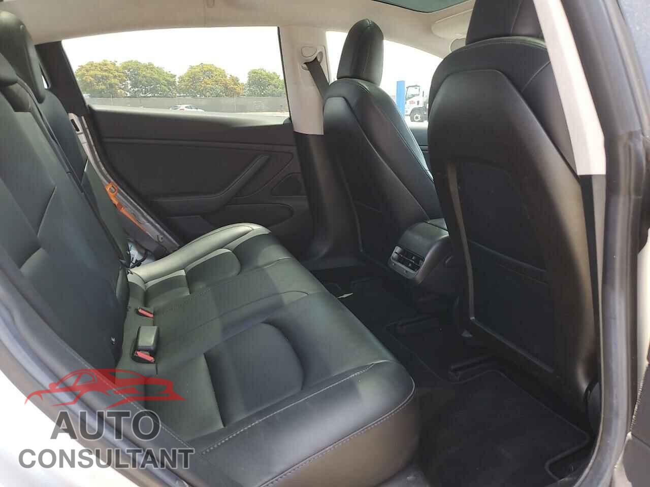 TESLA MODEL 3 2017 - 5YJ3E1EA5HF001826