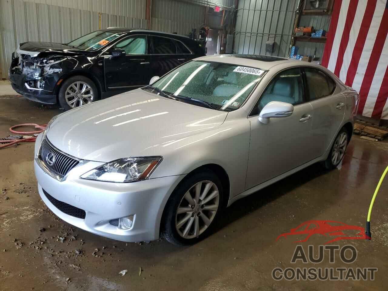 LEXUS IS 2009 - JTHCK262295028568