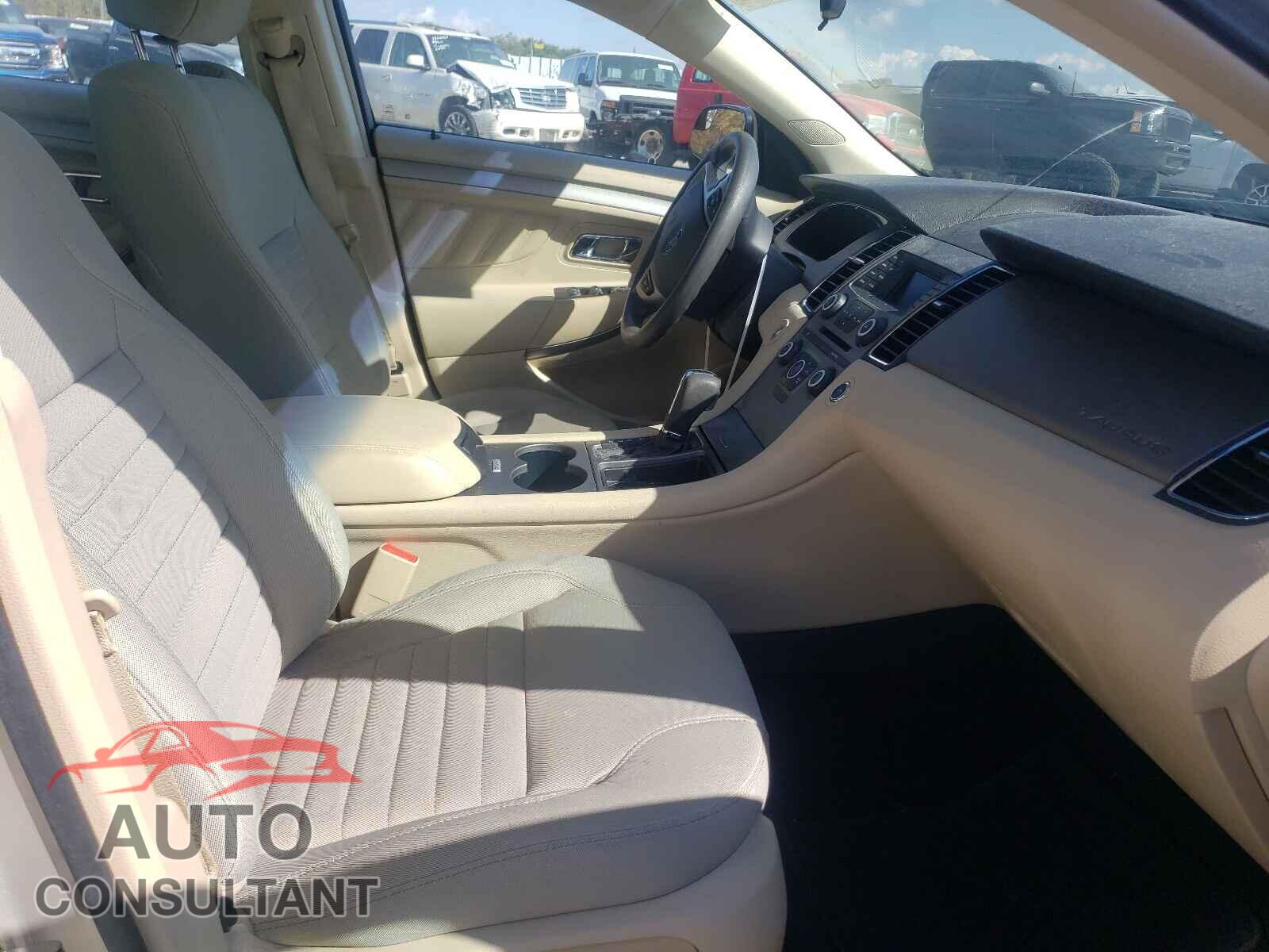 FORD TAURUS 2018 - 1FAHP2D82JG105406