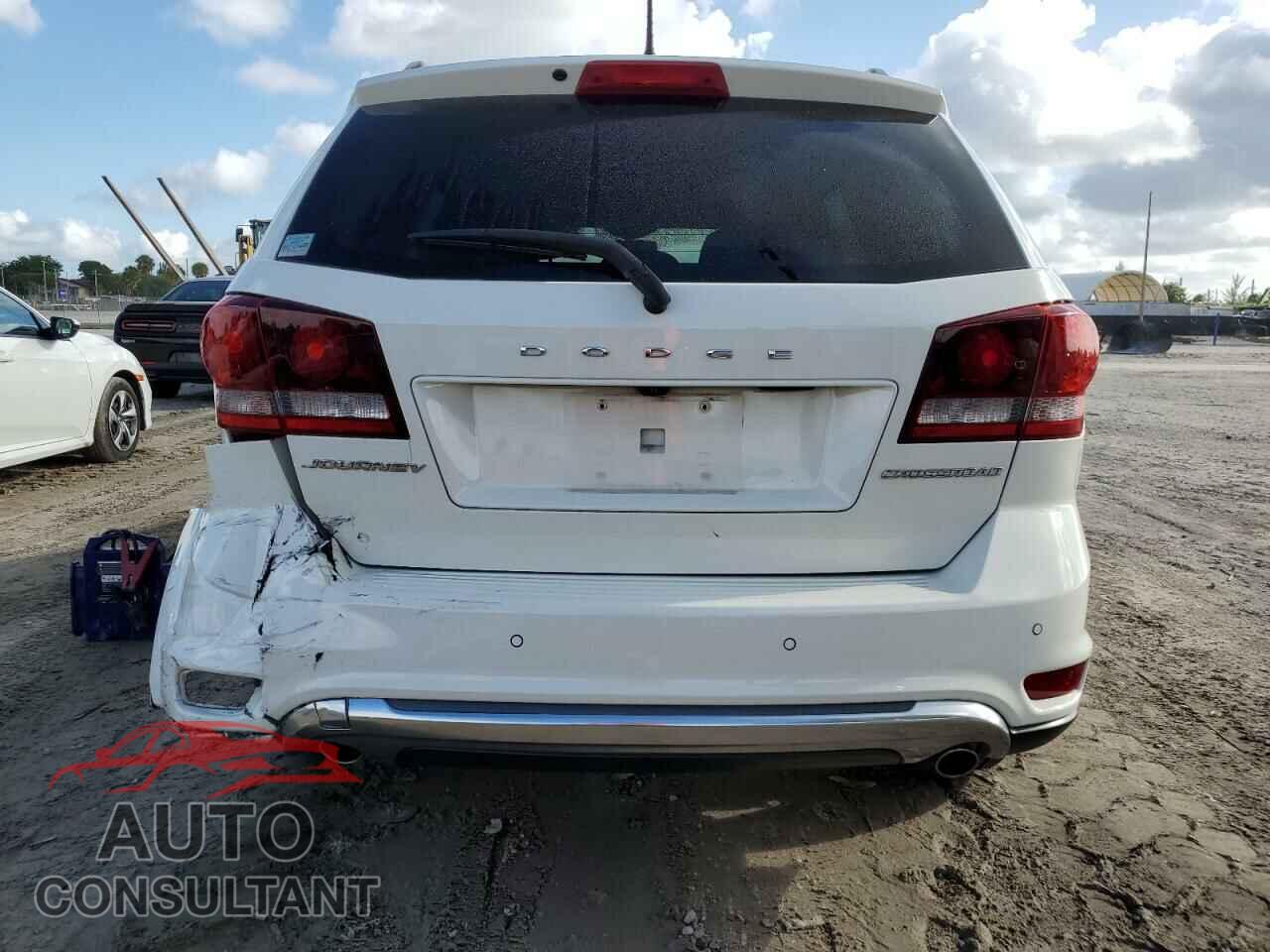 DODGE JOURNEY 2017 - 3C4PDCGG5HT676918