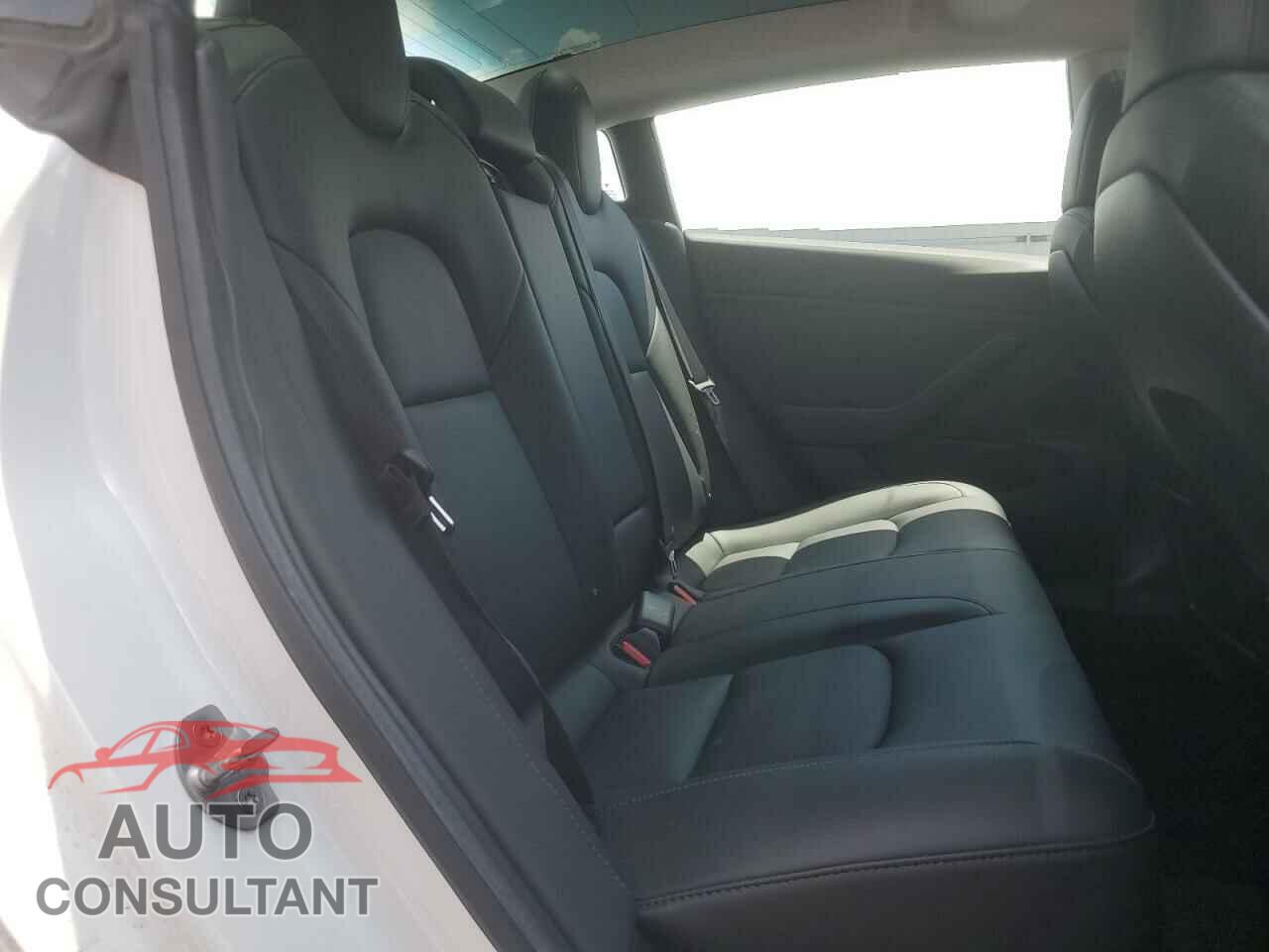 TESLA MODEL 3 2018 - 5YJ3E1EA8JF098753
