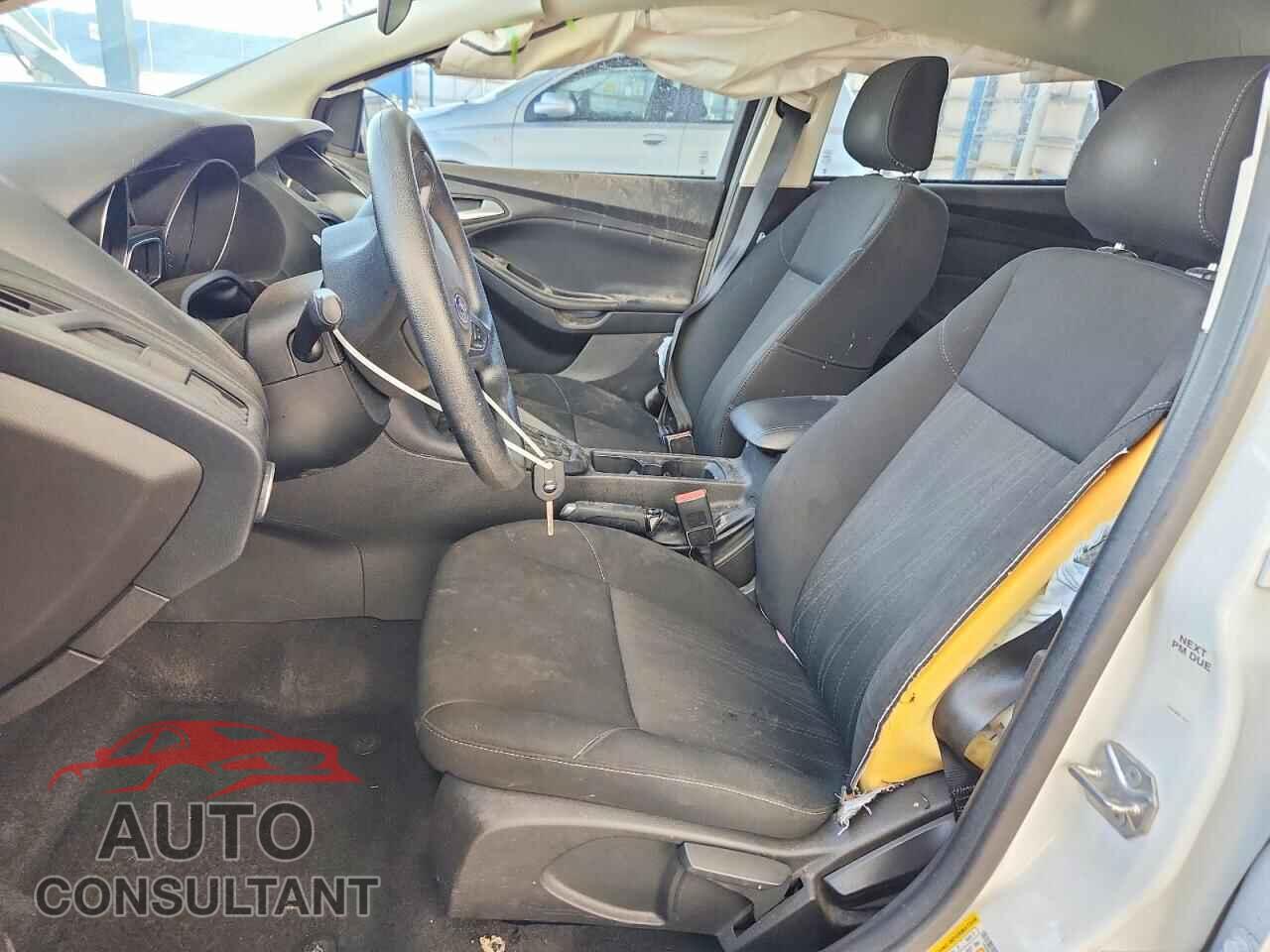 FORD FOCUS 2018 - 1FADP3F22JL207597