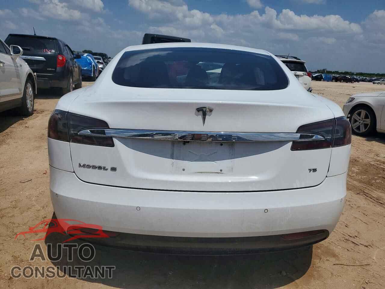 TESLA MODEL S 2016 - 5YJSA1E13GF137524