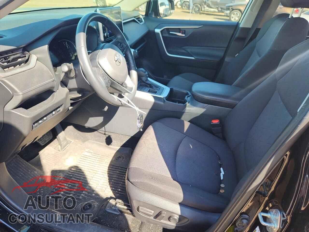 TOYOTA RAV4 2023 - JTMP1RFV9PD097012