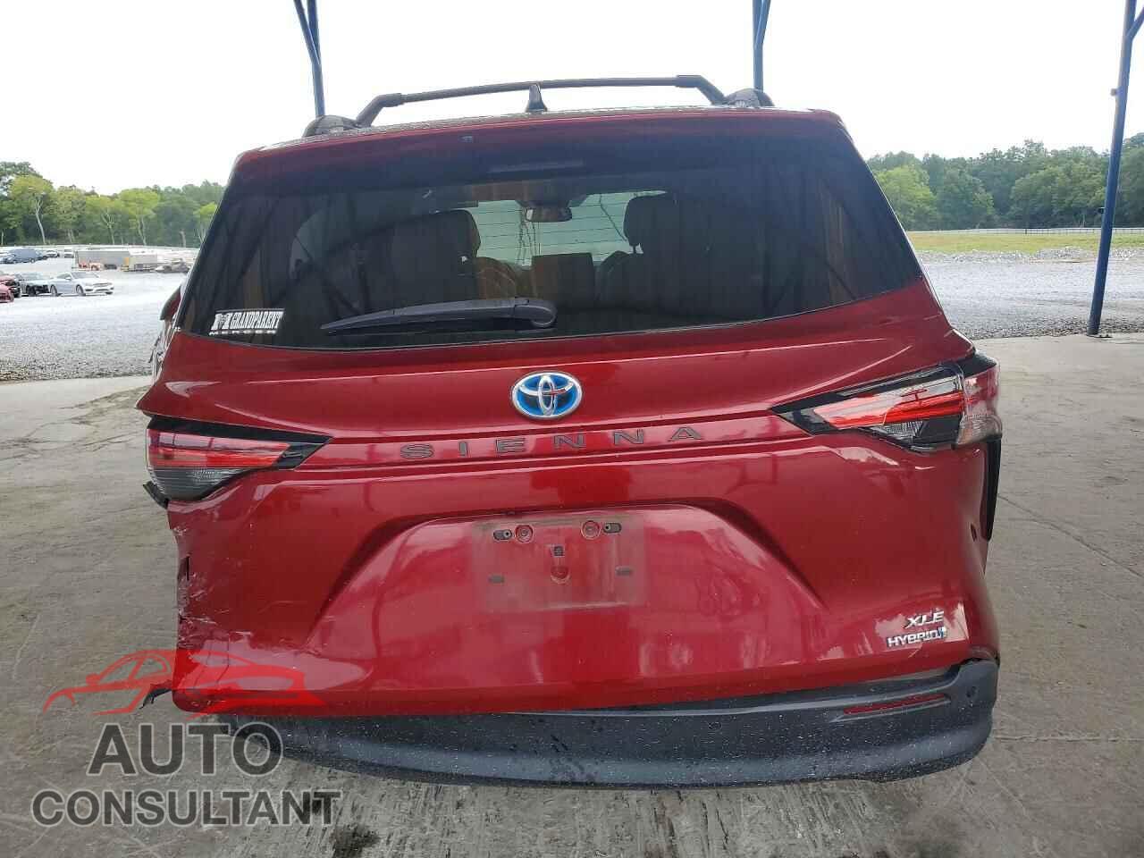 TOYOTA SIENNA 2021 - 5TDYRKEC9MS009581
