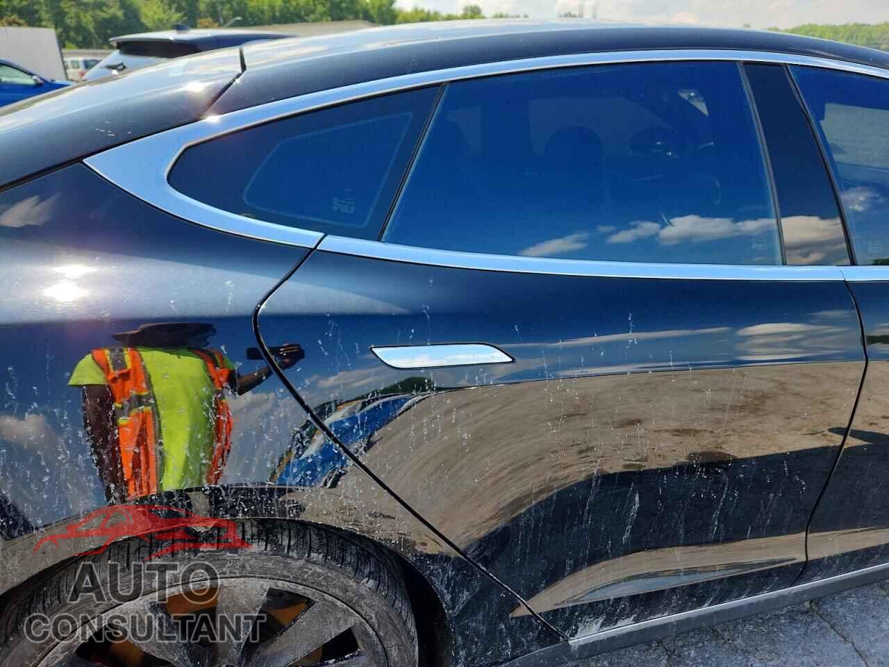 TESLA MODEL S 2015 - 5YJSA1H47FF083200