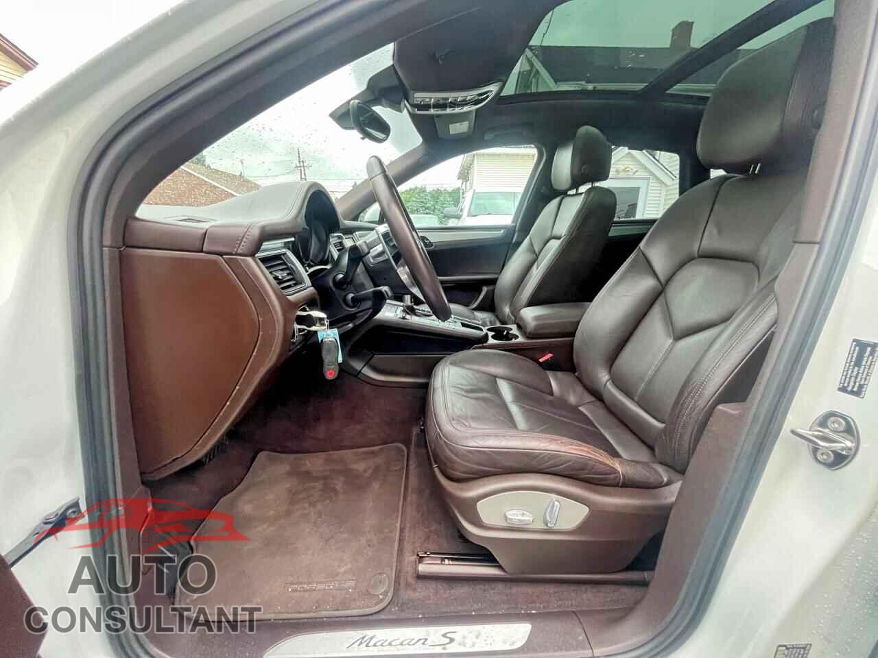 PORSCHE MACAN 2015 - WP1AB2A59FLB63160