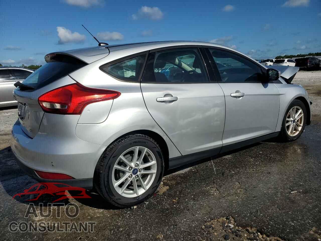 FORD FOCUS 2017 - 1FADP3K29HL208018
