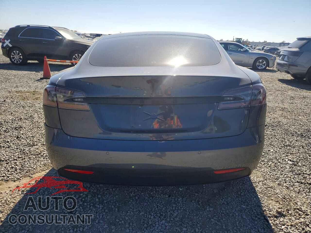 TESLA MODEL S 2020 - 5YJSA1E21LF391557