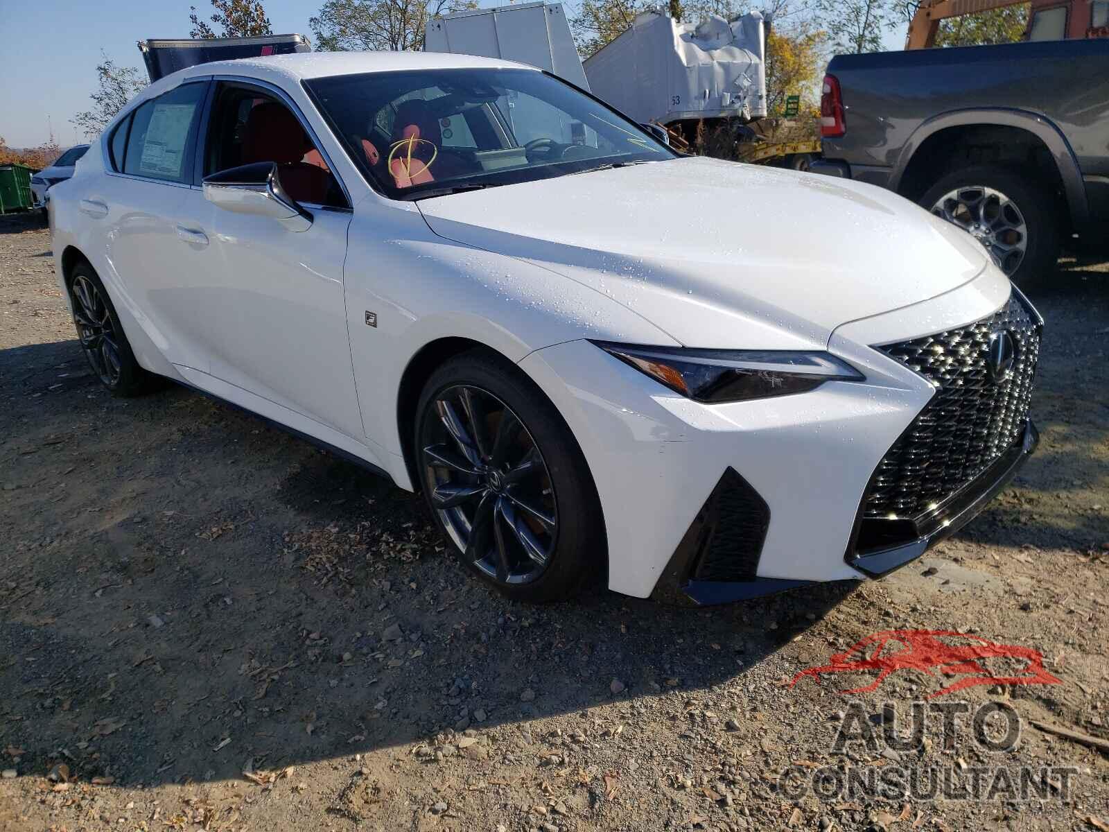 LEXUS IS 2021 - JTHGZ1E21M5022620