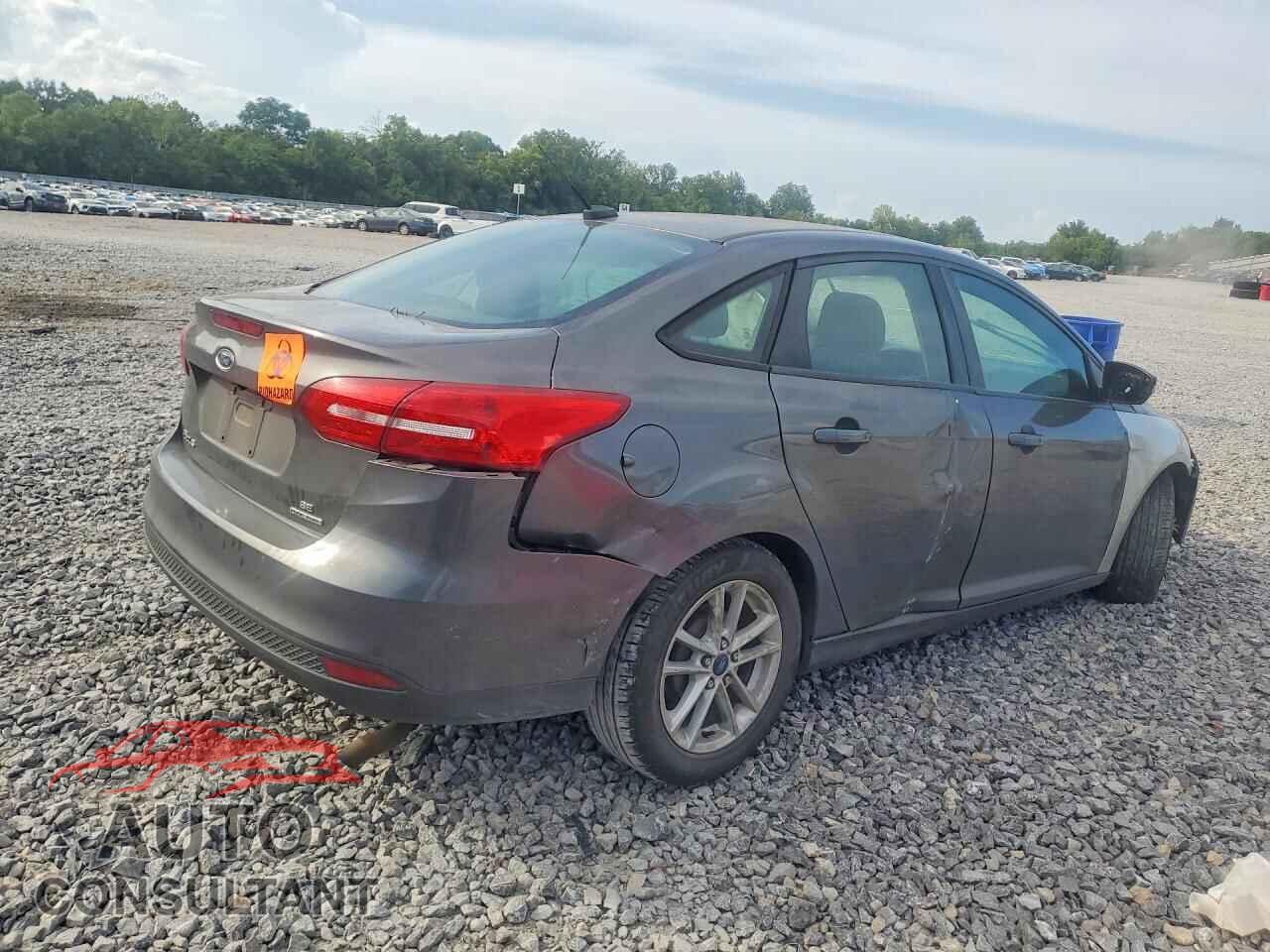 FORD FOCUS 2015 - 1FADP3F22FL239604