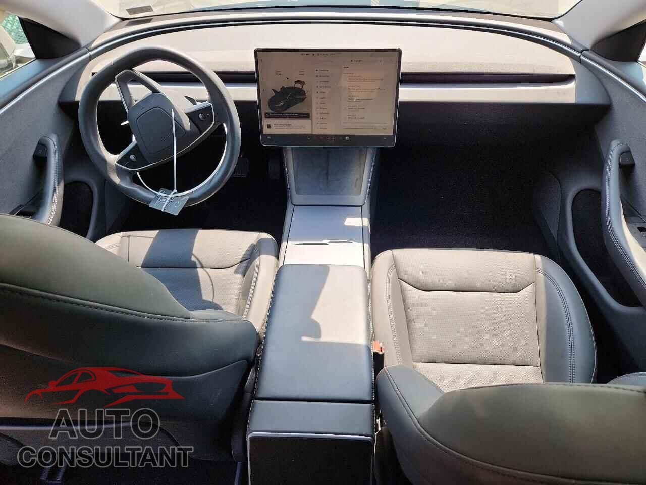TESLA MODEL 3 2024 - 5YJ3E1EAXRF729367