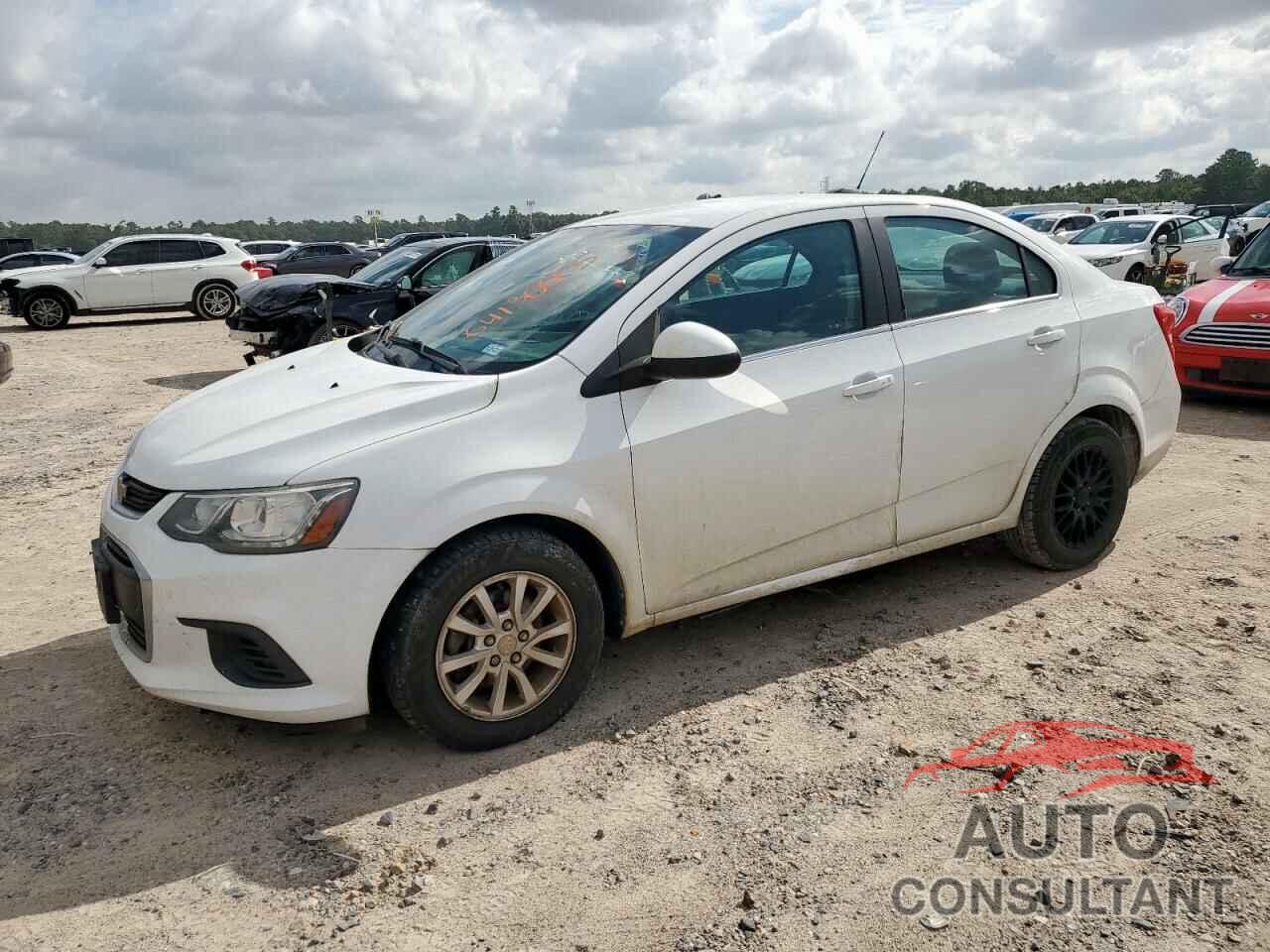 CHEVROLET SONIC 2018 - 1G1JD5SH6J4104391