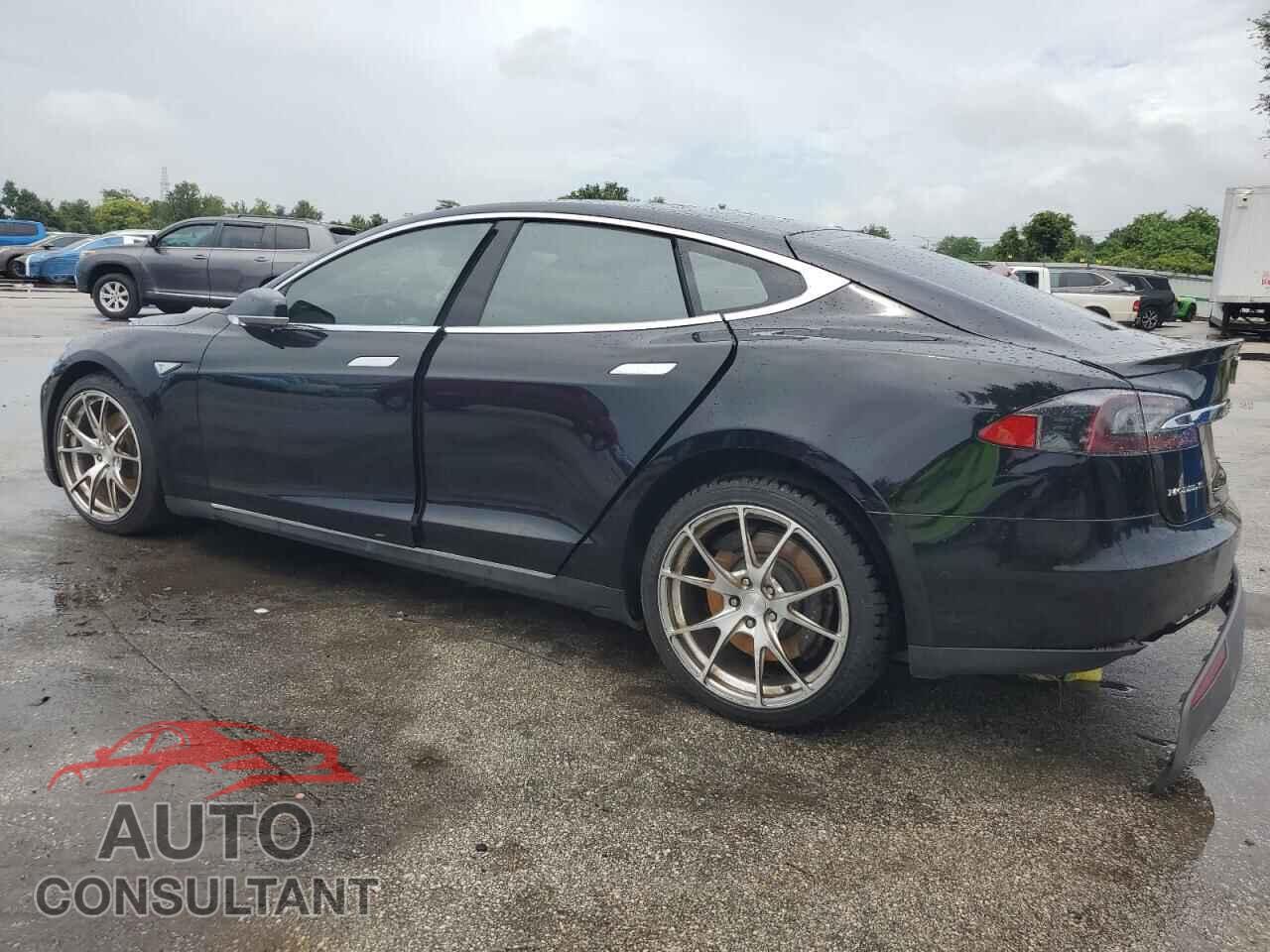 TESLA MODEL S 2016 - 5YJSA1E20GF132323