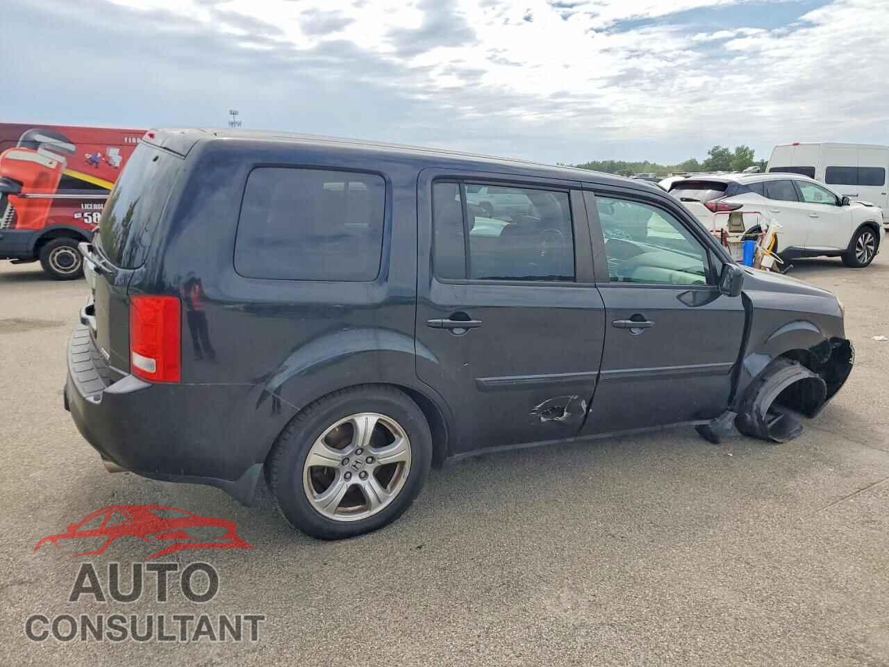 HONDA PILOT 2013 - 5FNYF4H48DB036199