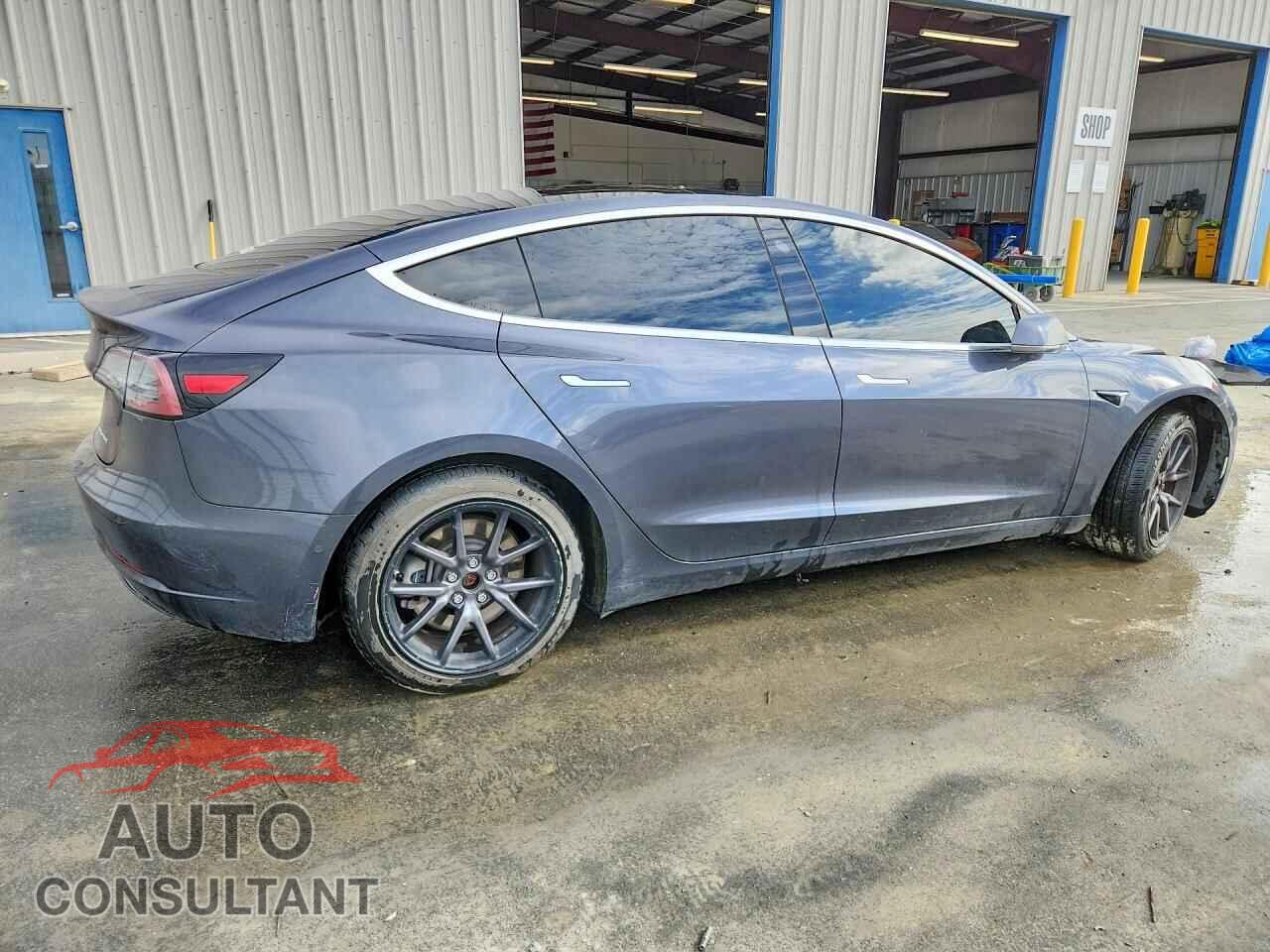 TESLA MODEL 3 2018 - 5YJ3E1EB8JF096140