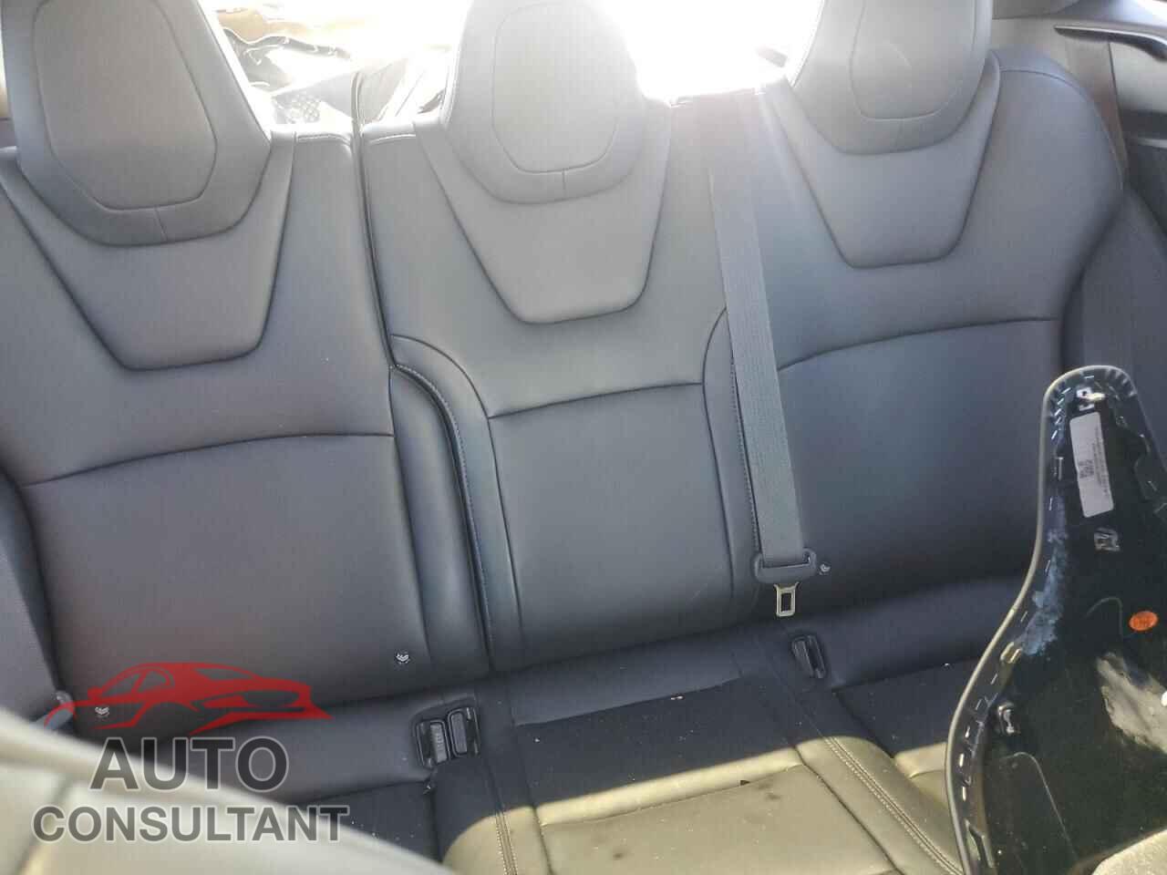 TESLA MODEL S 2018 - 5YJSA1E21JF295148
