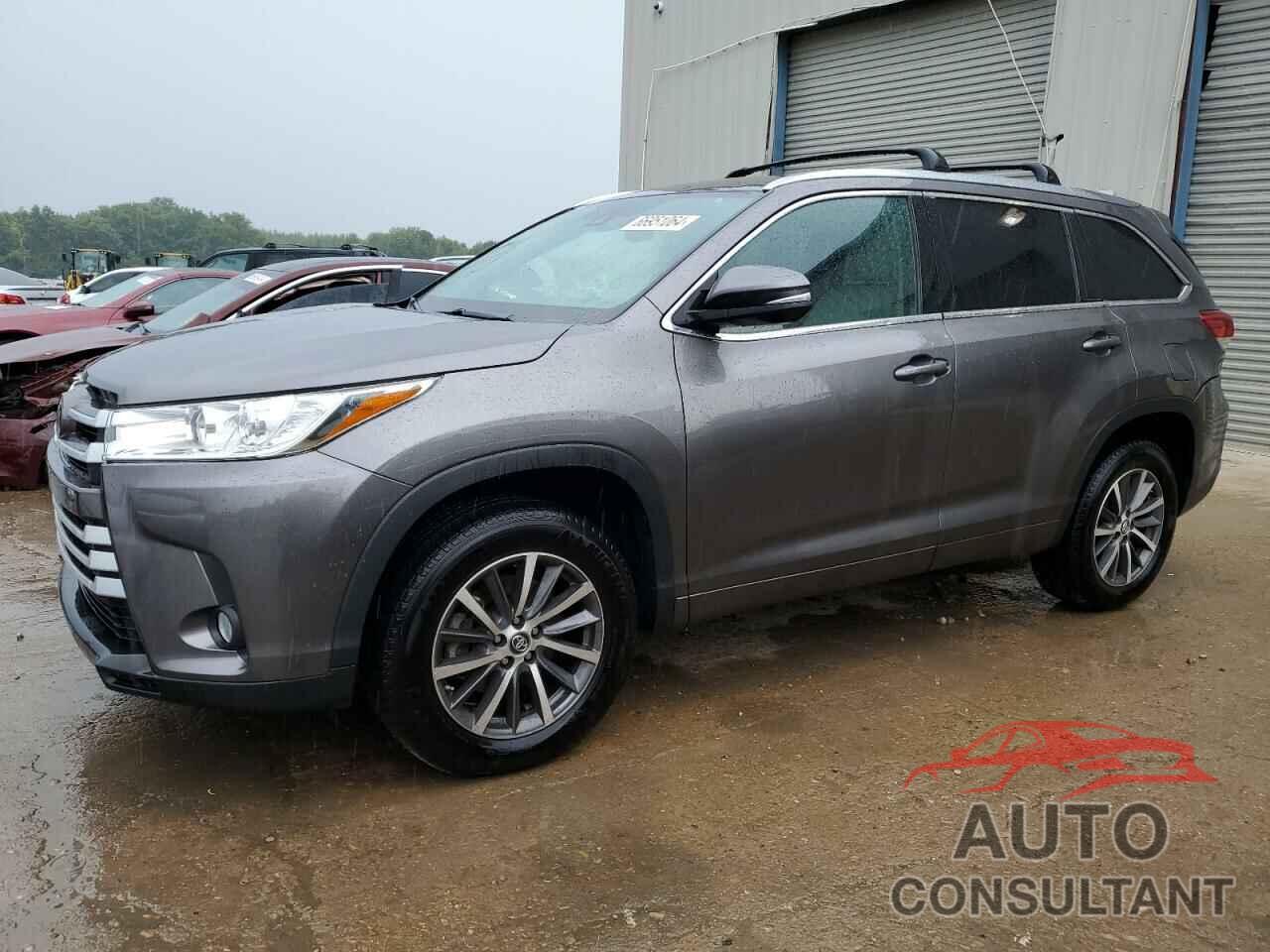 TOYOTA HIGHLANDER 2018 - 5TDKZRFH7JS541884