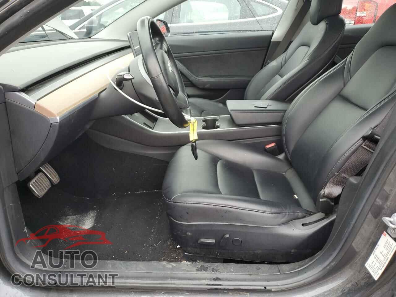 TESLA MODEL 3 2018 - 5YJ3E1EB8JF064076