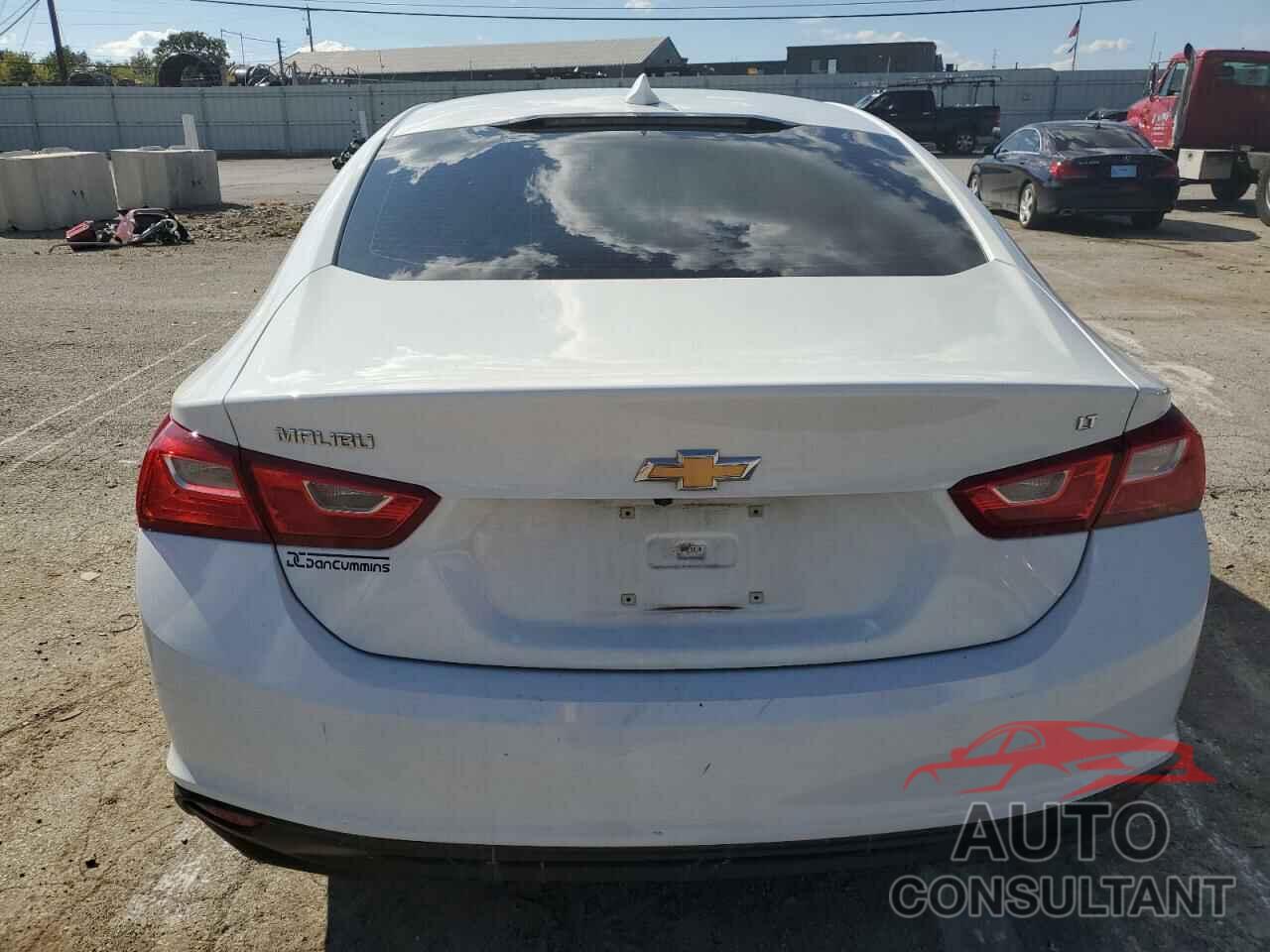 CHEVROLET MALIBU 2018 - 1G1ZD5ST4JF135389