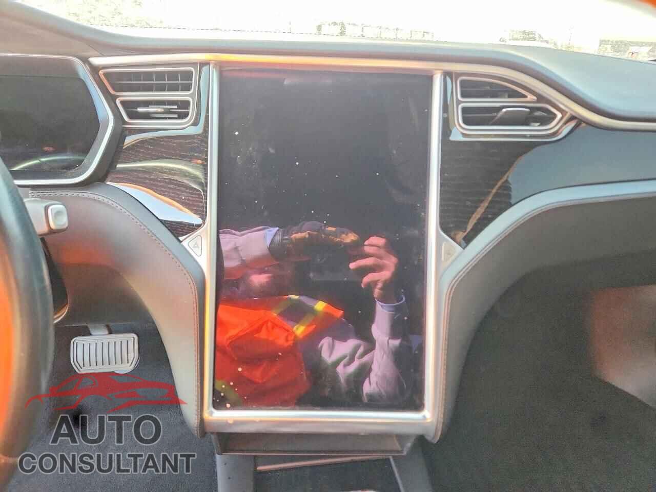 TESLA MODEL S 2017 - 5YJSA1E17HF206538