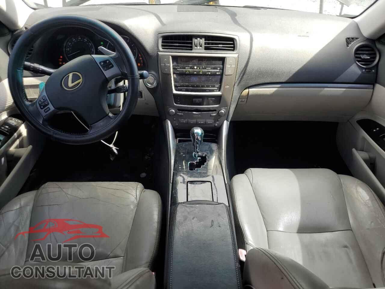 LEXUS IS 2011 - JTHBF5C26B5137031