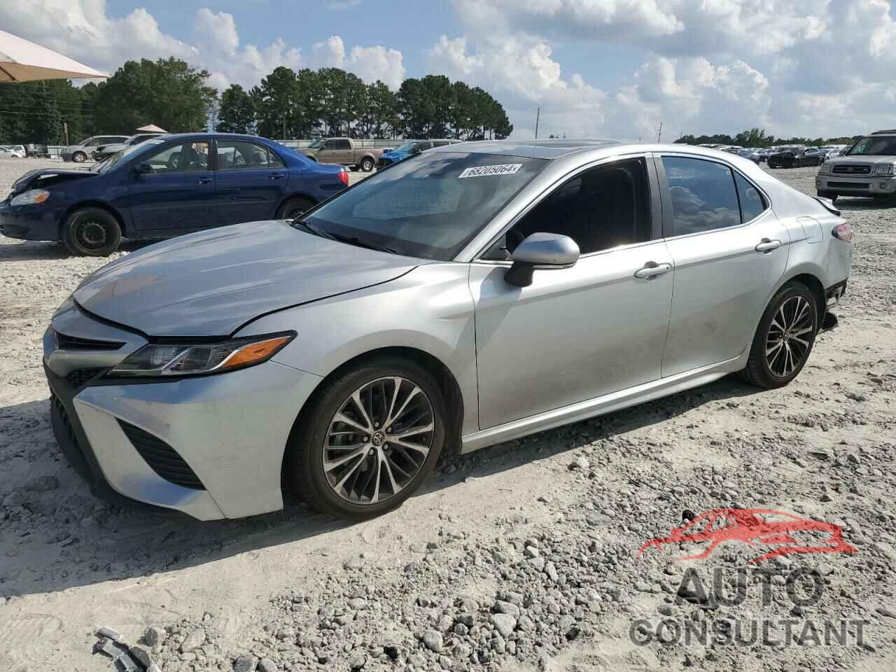 TOYOTA CAMRY 2018 - 4T1B11HK1JU566613