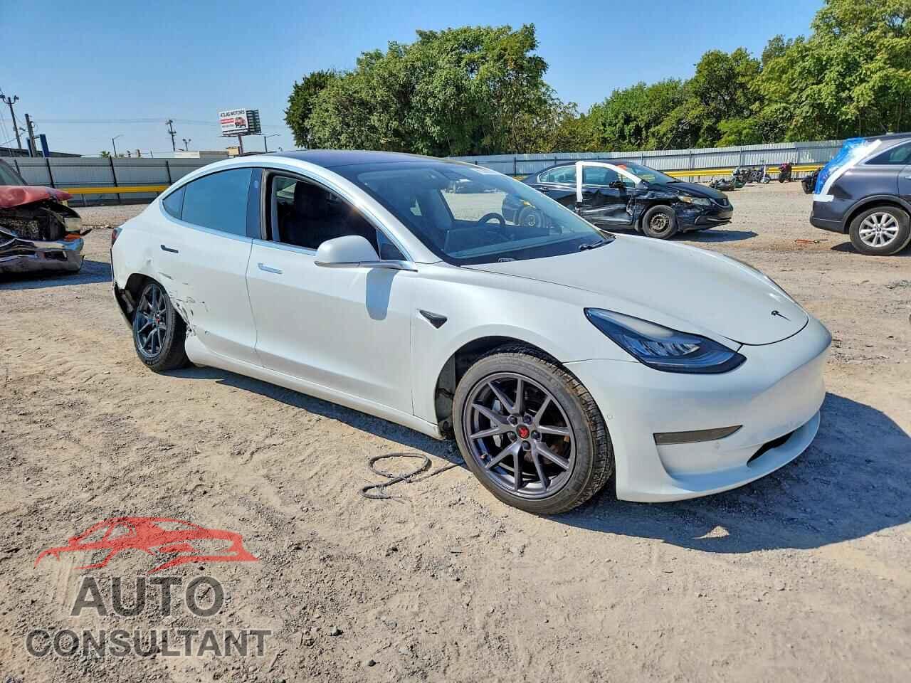 TESLA MODEL 3 2018 - 5YJ3E1EA7JF019637