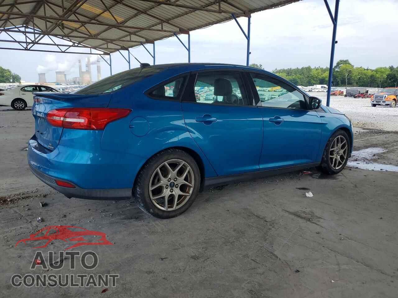 FORD FOCUS 2015 - 1FADP3F23FL247159