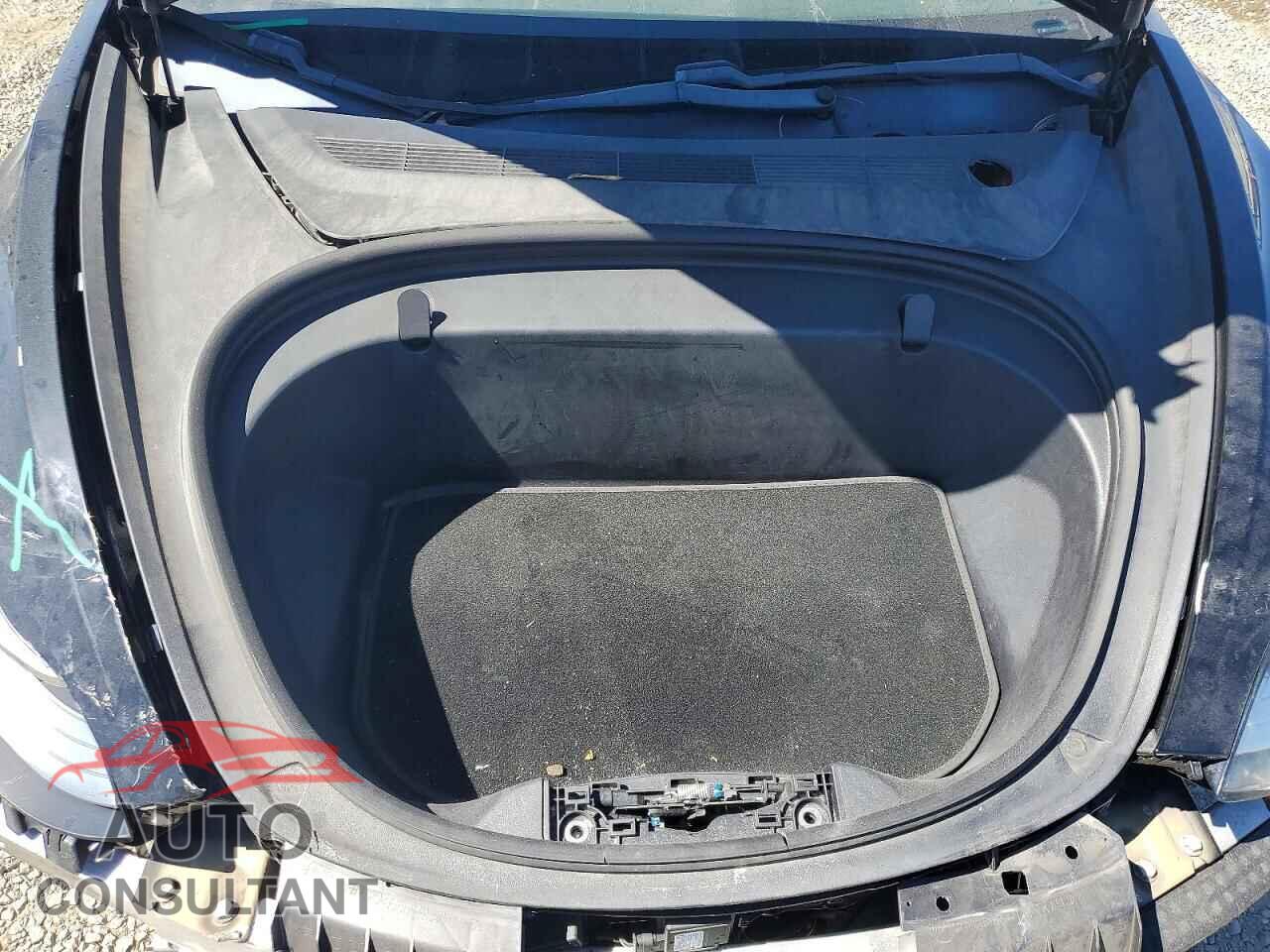 TESLA MODEL 3 2018 - 5YJ3E1EA5JF165681