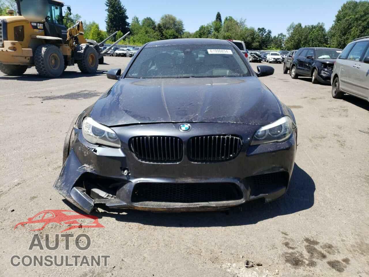 BMW M5 2013 - WBSFV9C50DC774172