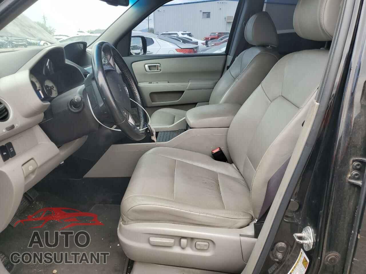 HONDA PILOT 2010 - 5FNYF3H9XAB017879