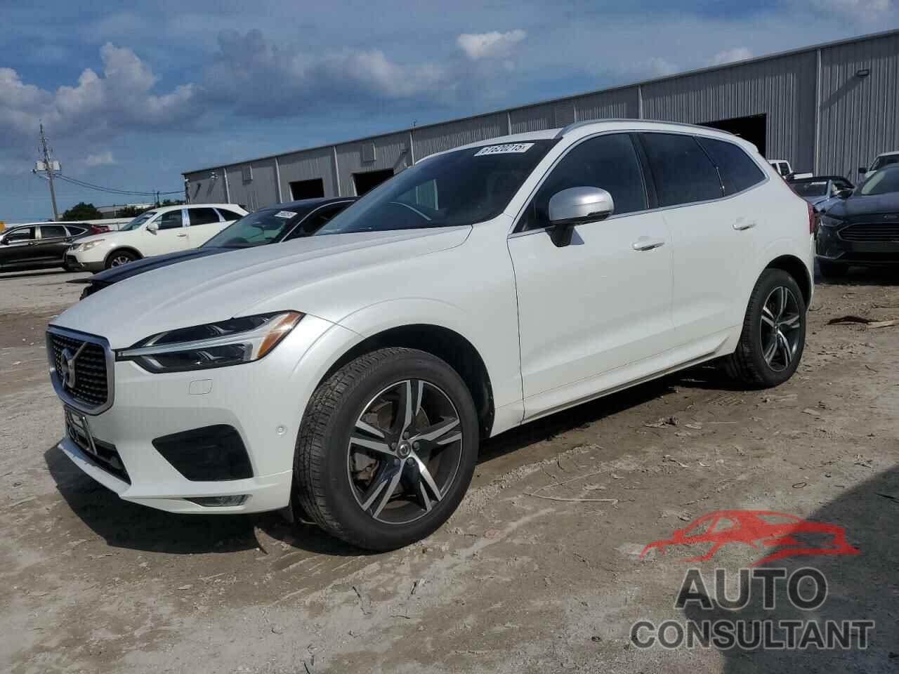 VOLVO XC60 2018 - YV4A22RM7J1011778