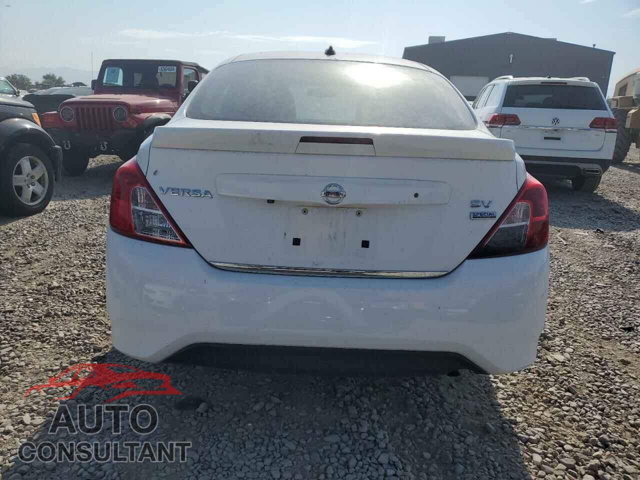 NISSAN VERSA 2017 - 3N1CN7AP3HL831884
